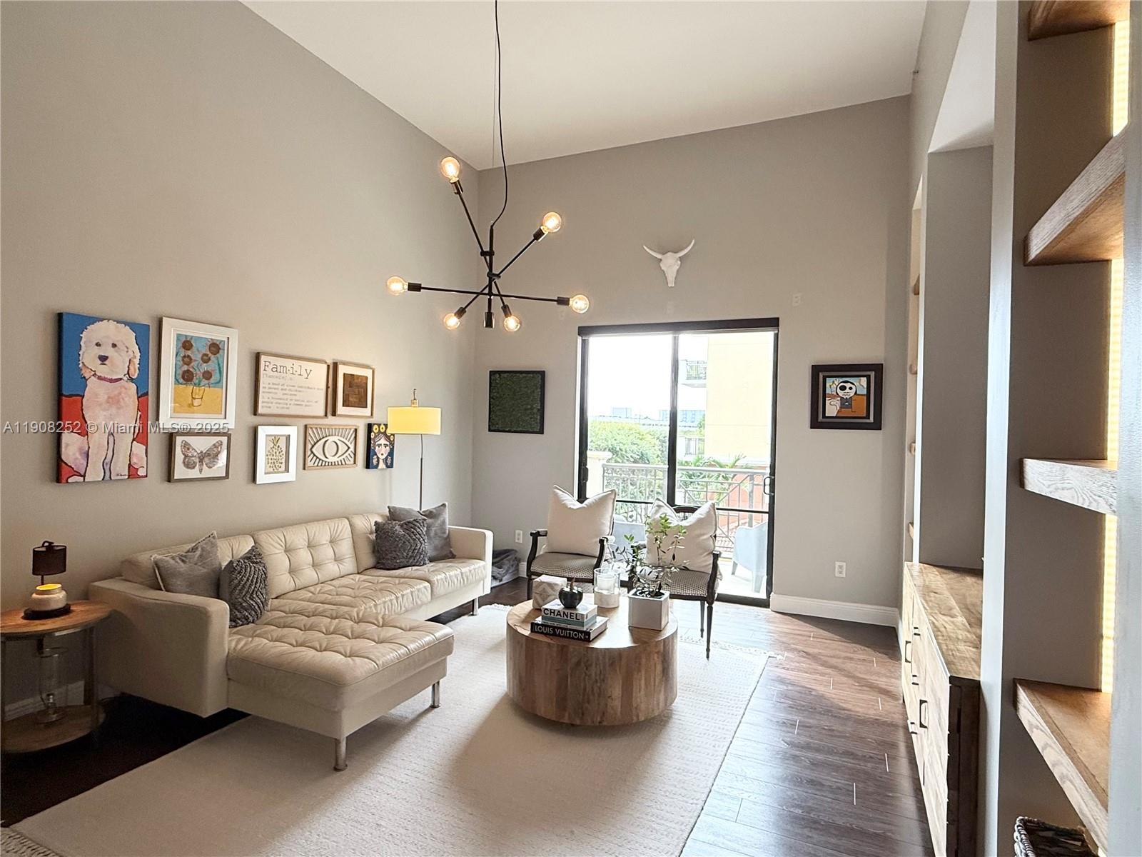 COLONNADE AT DADELAND SE - Residential