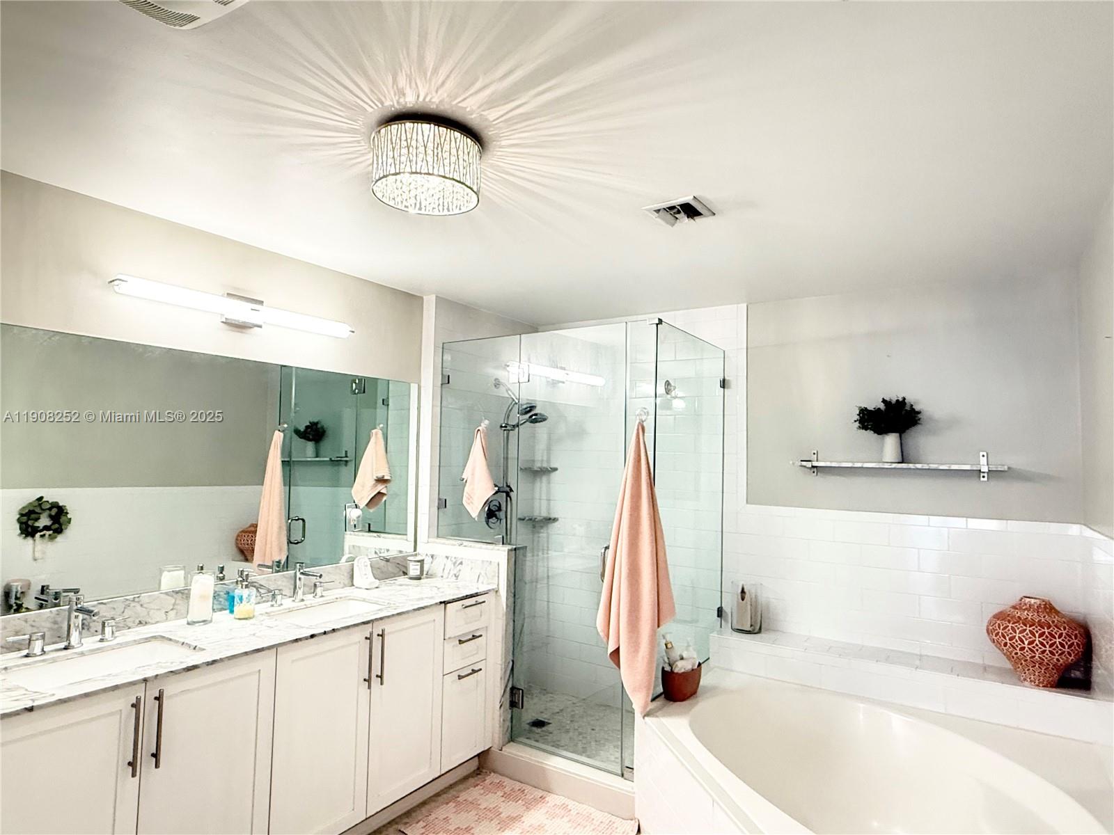 COLONNADE AT DADELAND SE - Residential