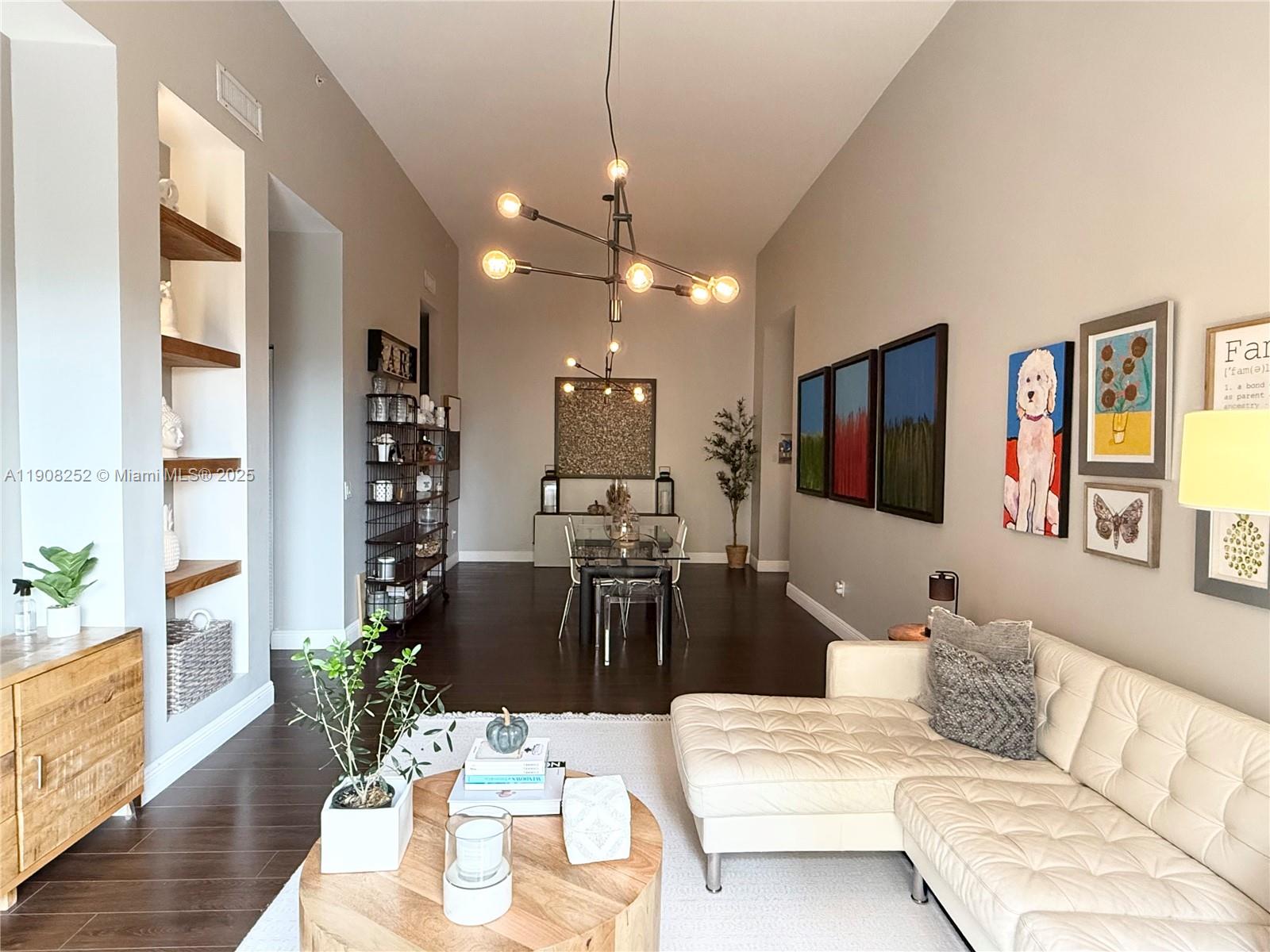 COLONNADE AT DADELAND SE - Residential