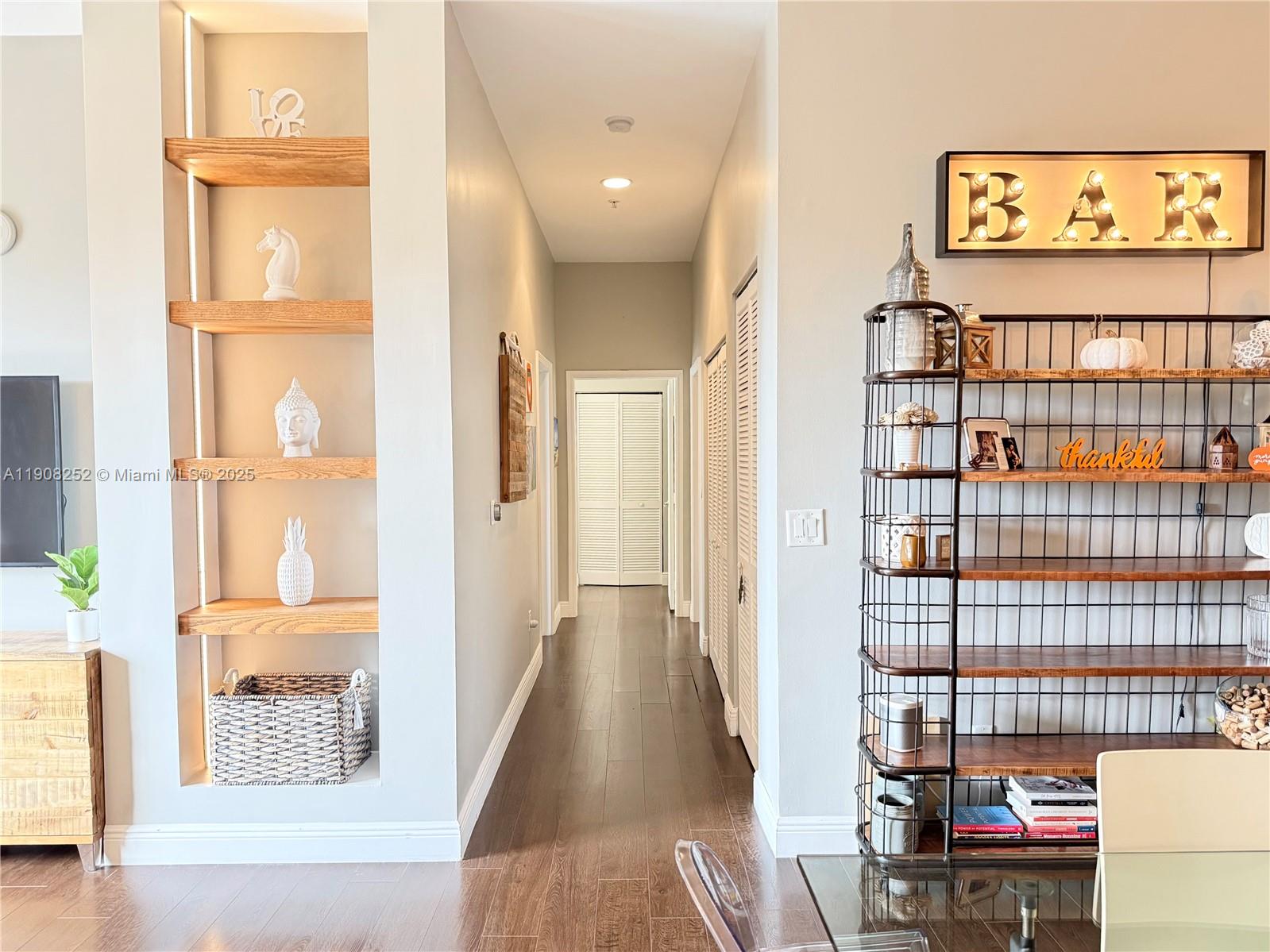 COLONNADE AT DADELAND SE - Residential