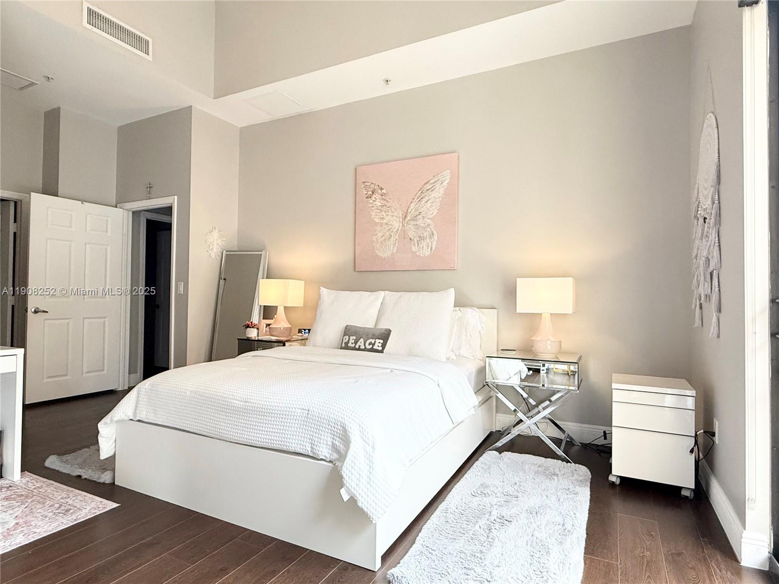 COLONNADE AT DADELAND SE - Residential