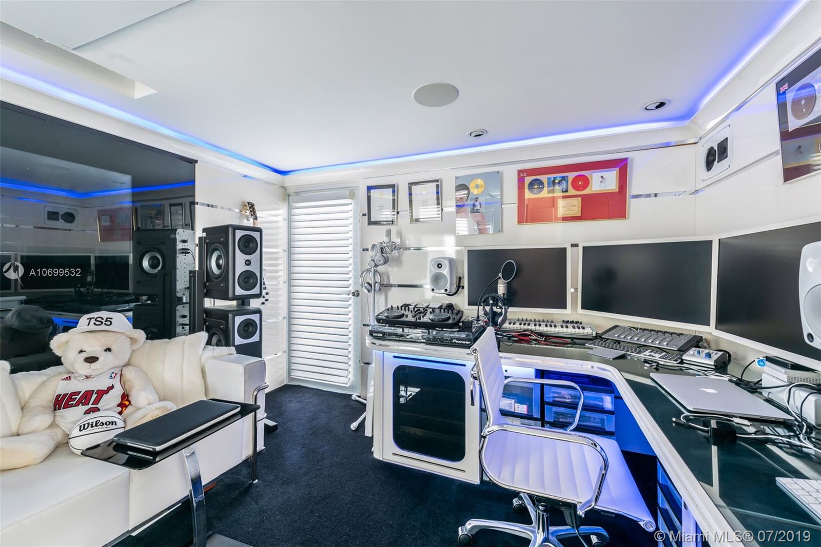 1100 WEST CONDO - Residential