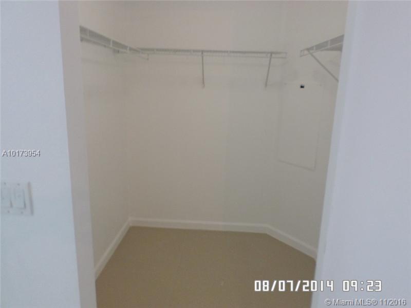 360 CONDOMINIUM - Residential Lease