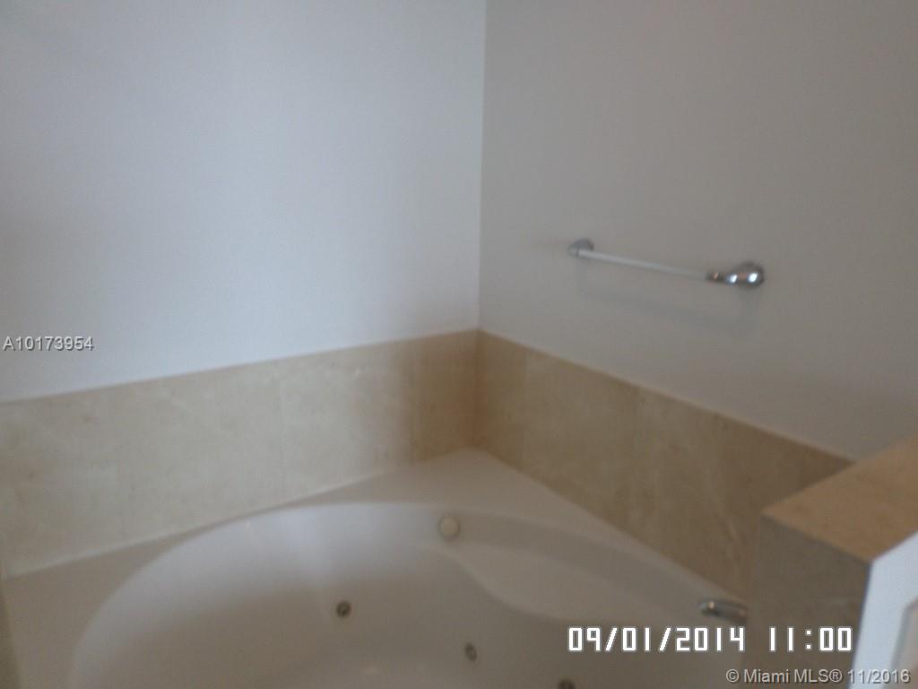 360 CONDOMINIUM - Residential Lease