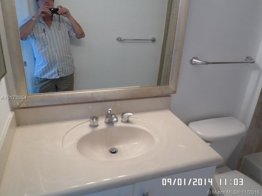 360 CONDOMINIUM - Residential Lease