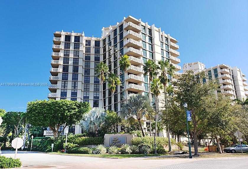 1121 Crandon Blvd D206, Key Biscayne, Miami-Dade County, Florida - 2 Bedrooms  
2 Bathrooms - 