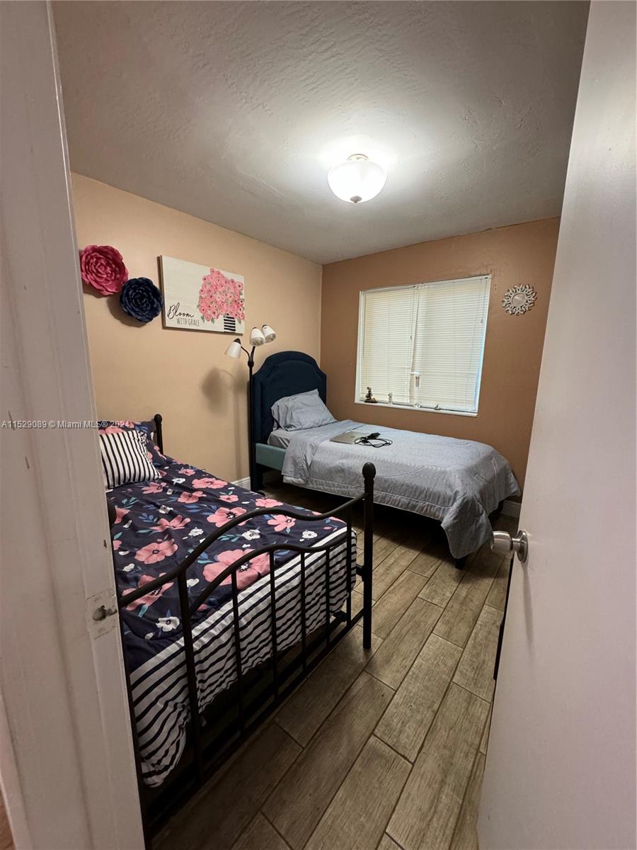 BROADVIEW COUNTRY CLUB ES - Residential