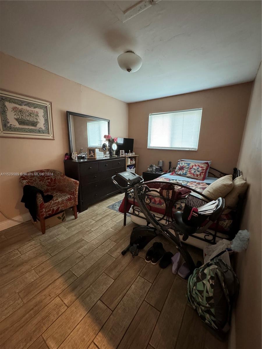 BROADVIEW COUNTRY CLUB ES - Residential