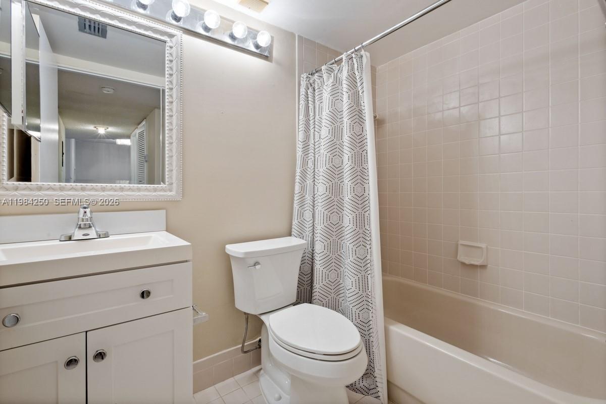 LAKES OF CARRIAGE HILLS - Residential