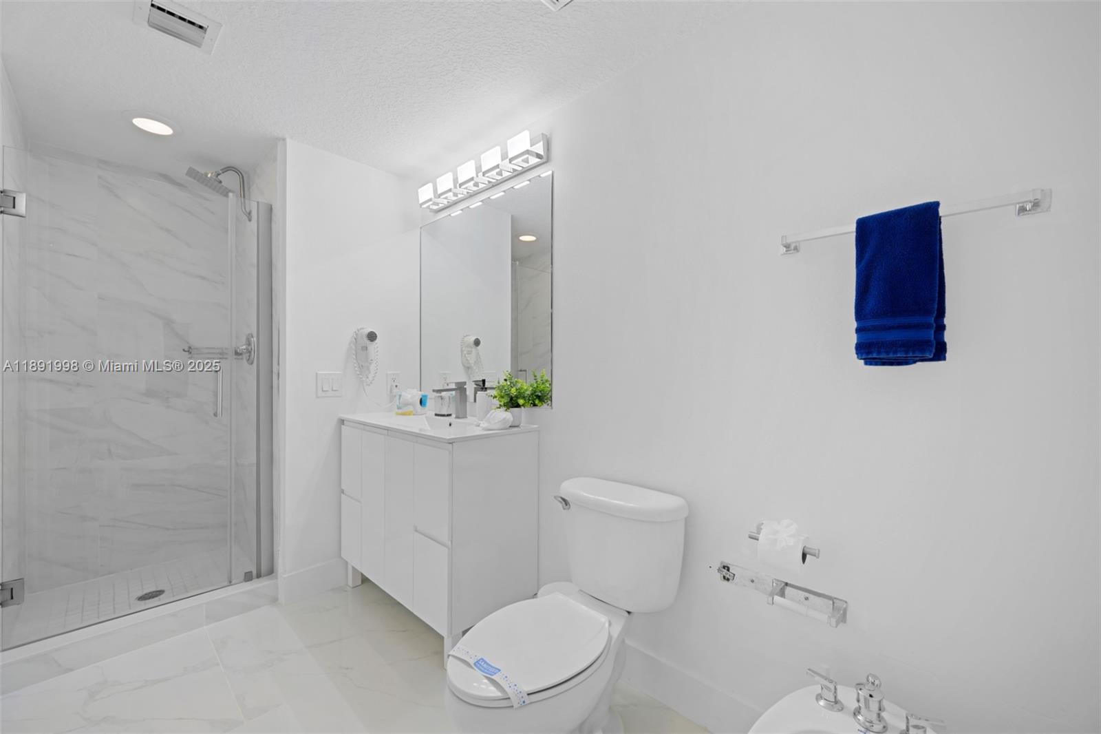 MARINA BAY CLUB CONDO HOT - Residential Lease