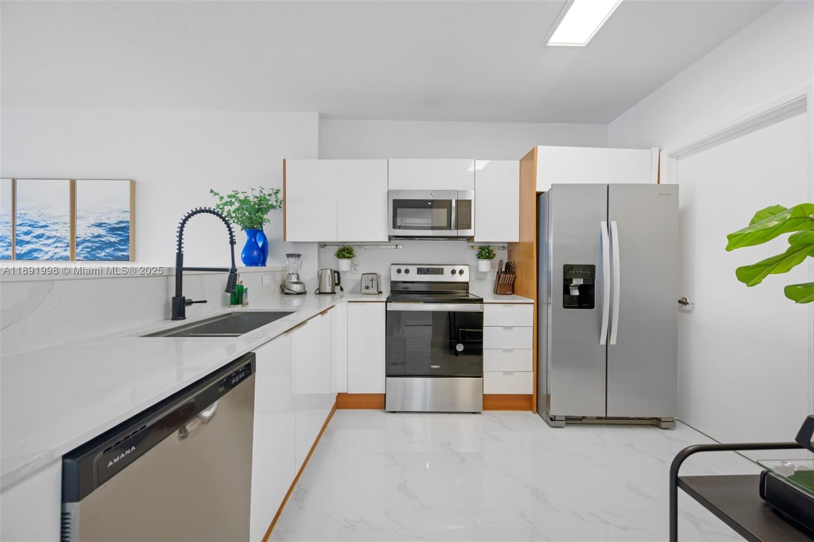 MARINA BAY CLUB CONDO HOT - Residential Lease