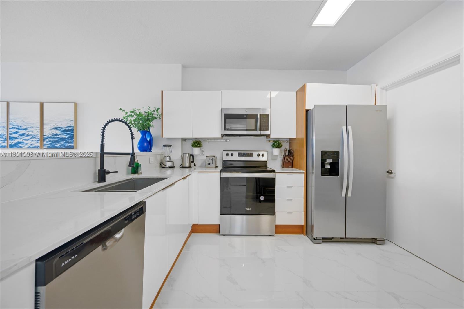 MARINA BAY CLUB CONDO HOT - Residential Lease