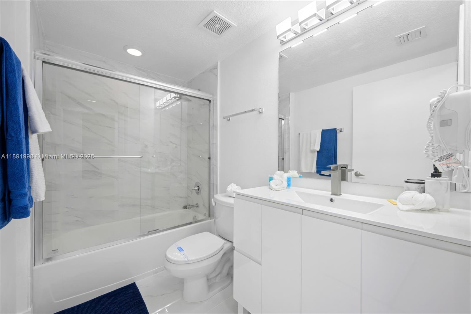 MARINA BAY CLUB CONDO HOT - Residential Lease