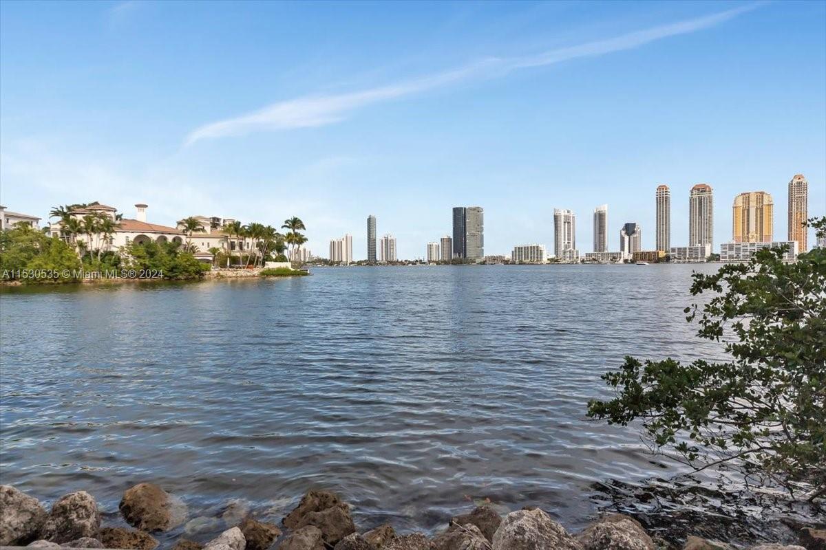 Property for Sale at 4000 Island Blvd Th-6, Aventura, Miami-Dade County, Florida - Bedrooms: 4 
Bathrooms: 4  - $2,425,000