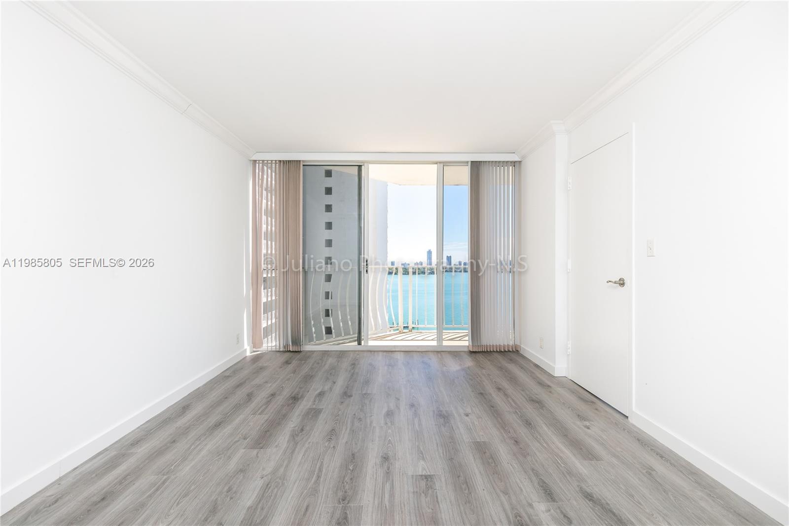 THE GRANDVIEW PALACE COND - Residential Lease