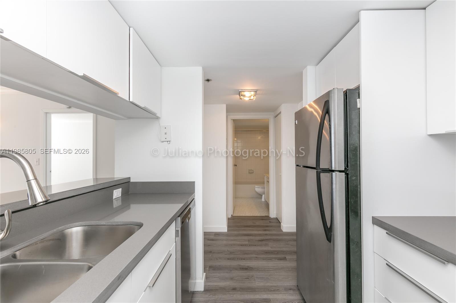 THE GRANDVIEW PALACE COND - Residential Lease