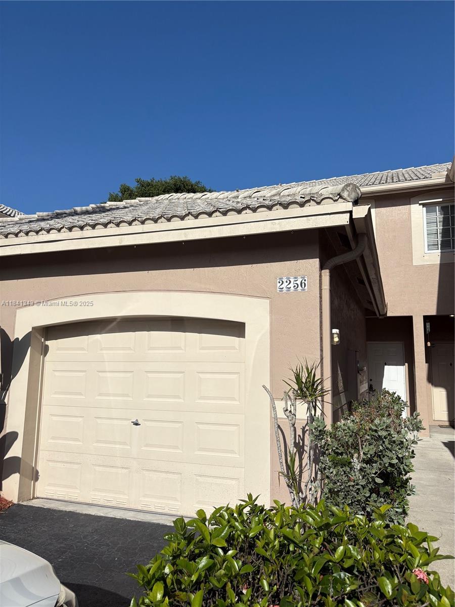 Totally remodeled townhouse with garage in Weston near the parks and best schools. 2 bedrooms and 2.5 bathrooms. Association approval is required and it may take 30 days.