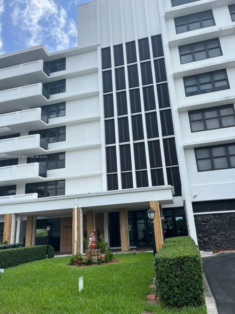 THE BELMONT CONDO - Residential Lease