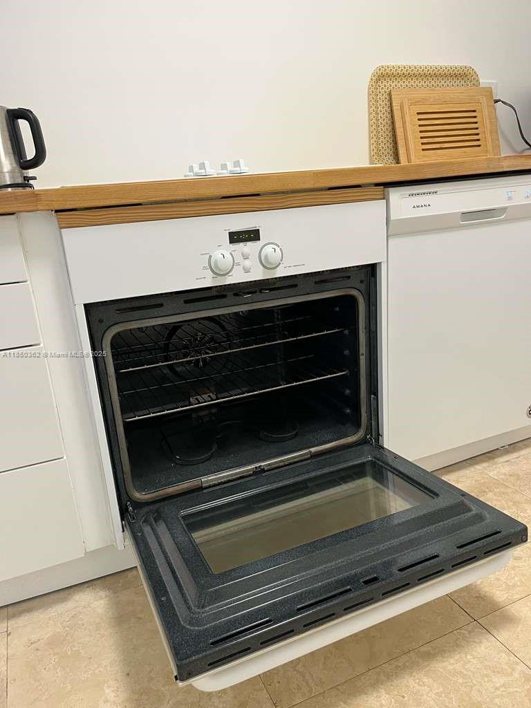 THE BELMONT CONDO - Residential Lease