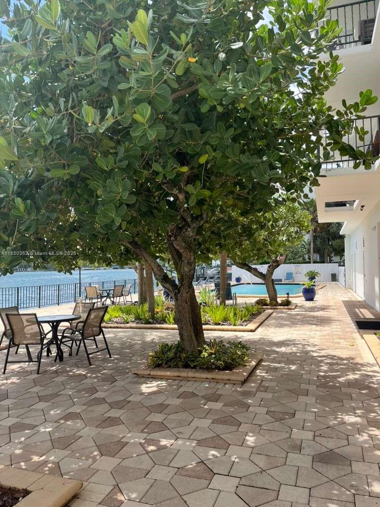 THE BELMONT CONDO - Residential Lease