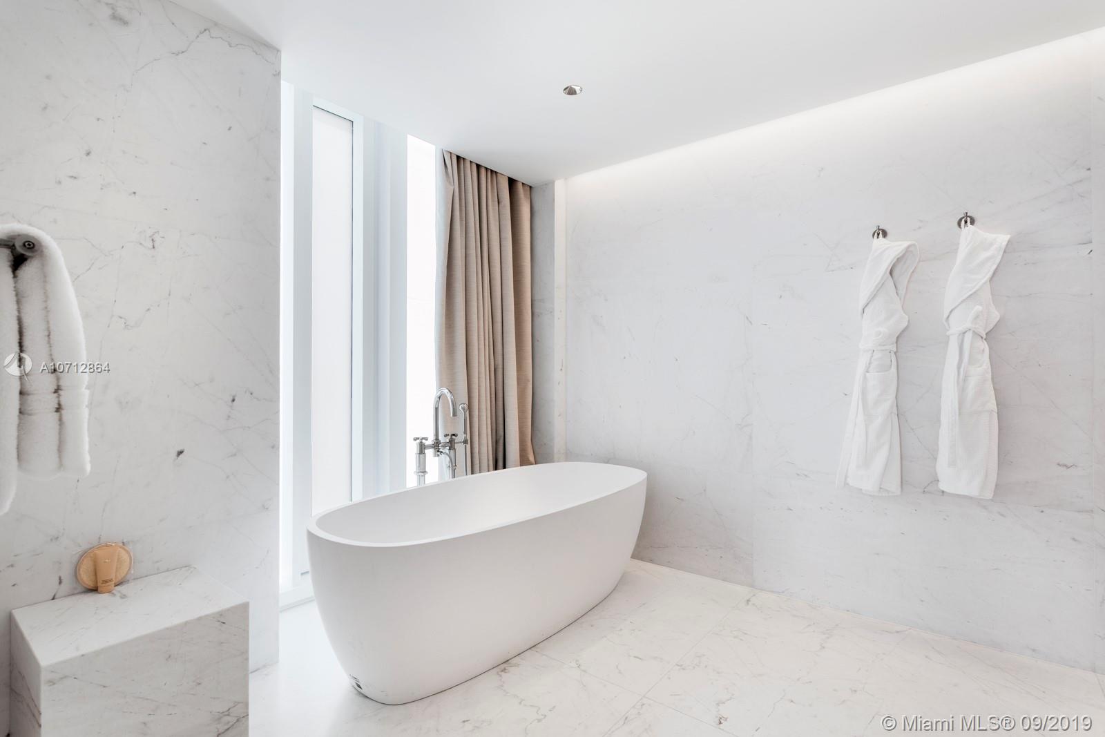 Surf Club Four Seasons - Residential