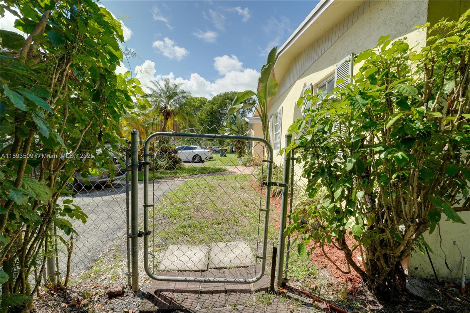 LABEAU ACRES - Residential Lease