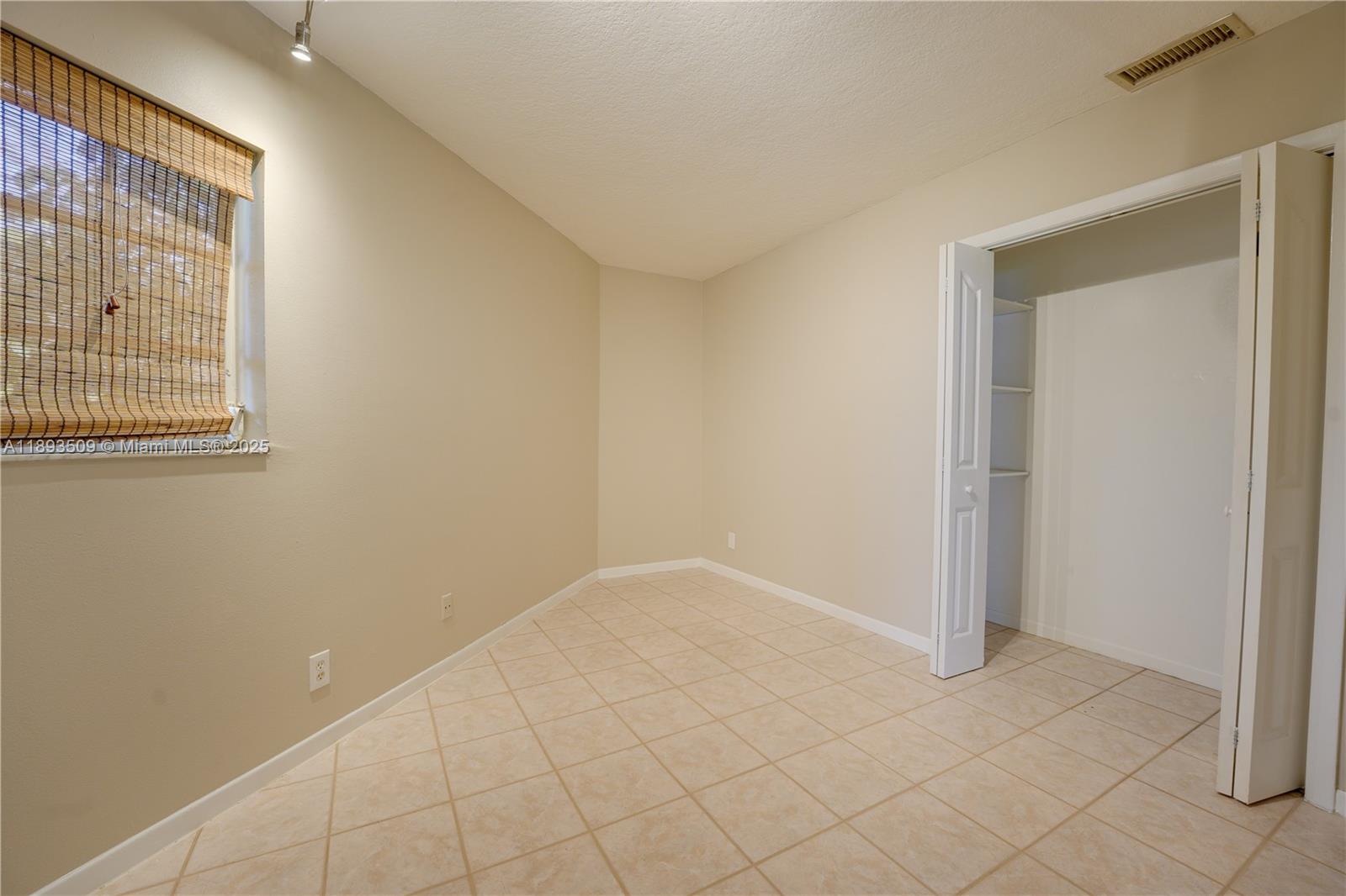 LABEAU ACRES - Residential Lease