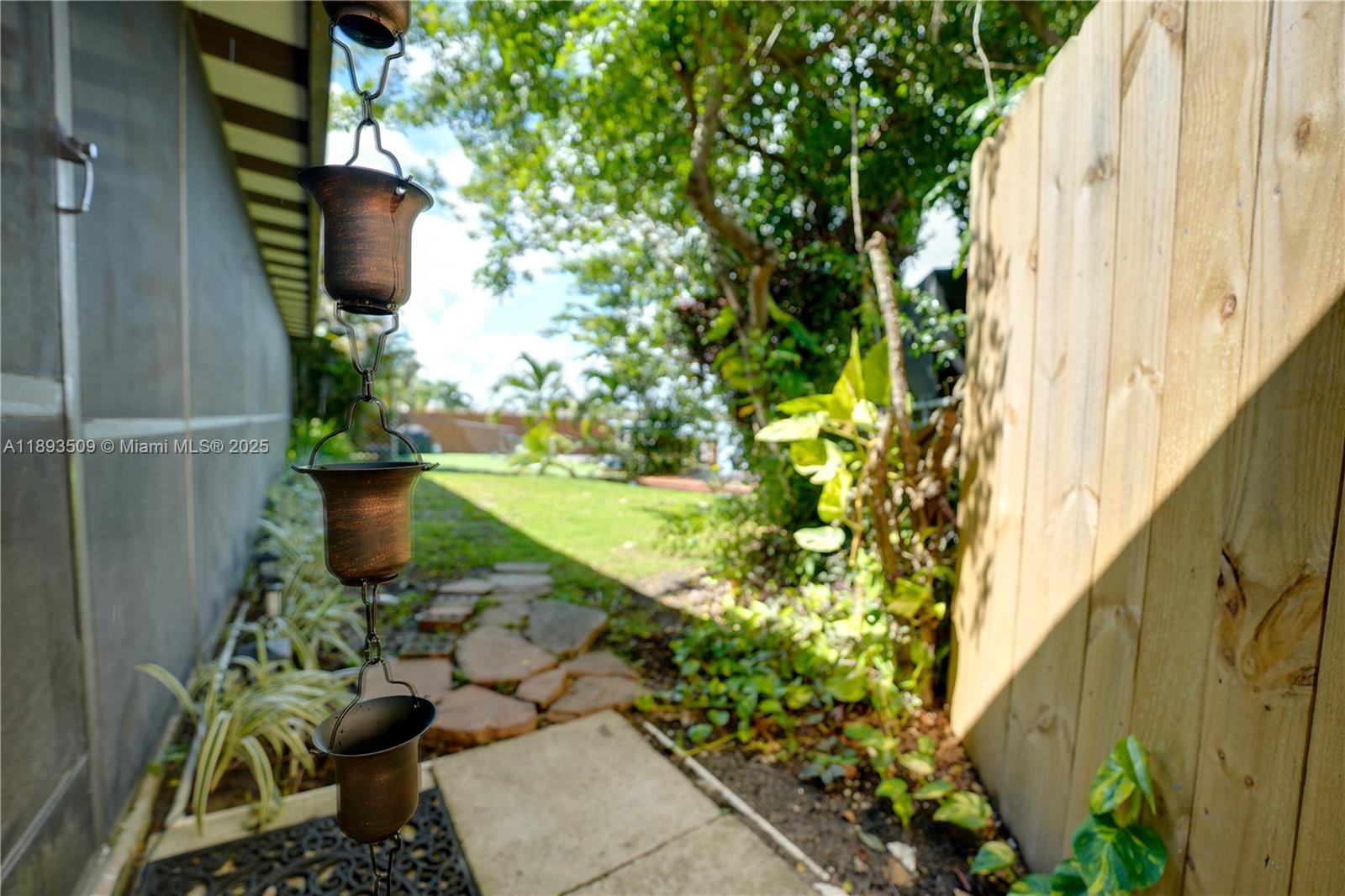 LABEAU ACRES - Residential Lease