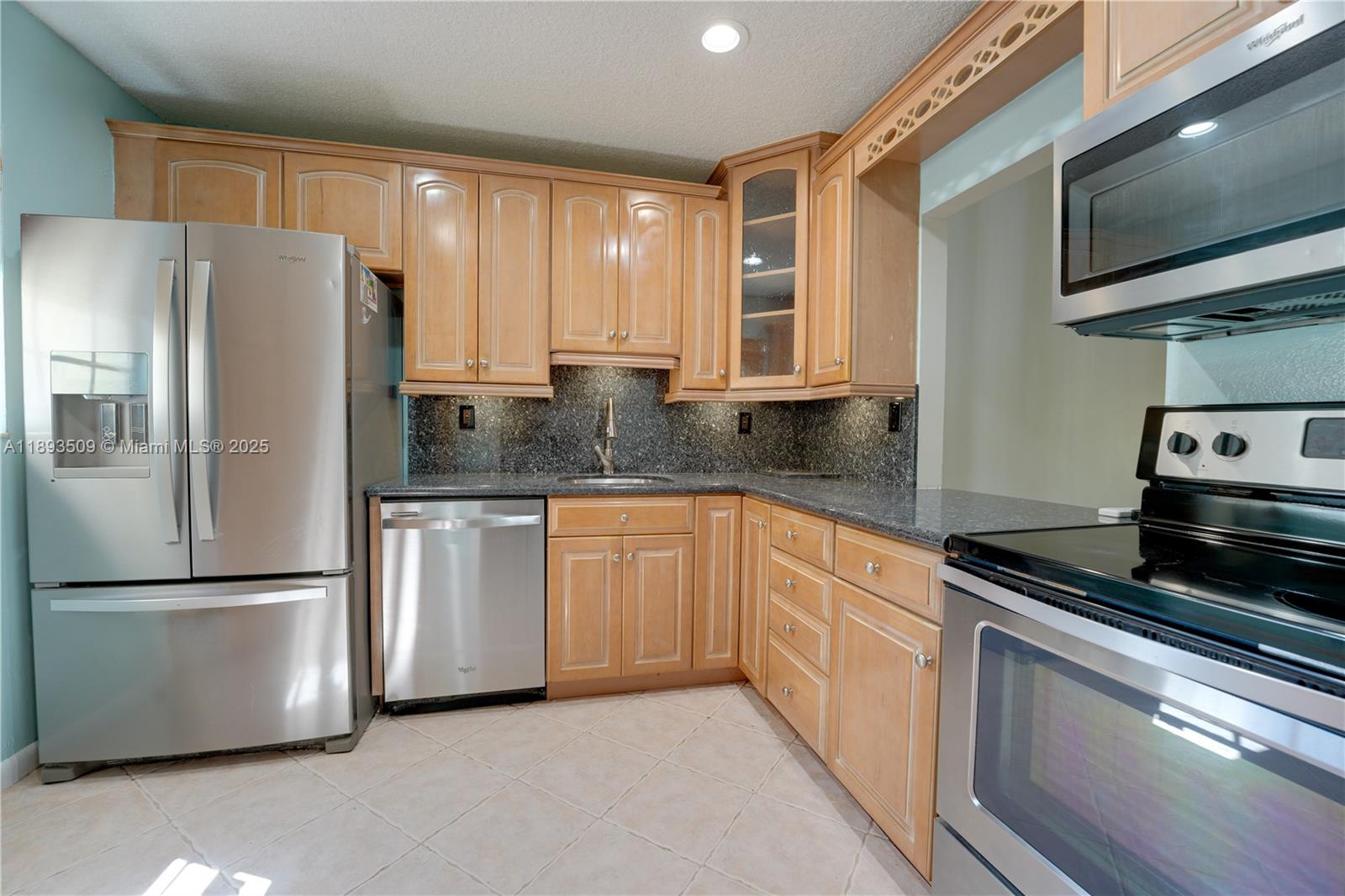 LABEAU ACRES - Residential Lease