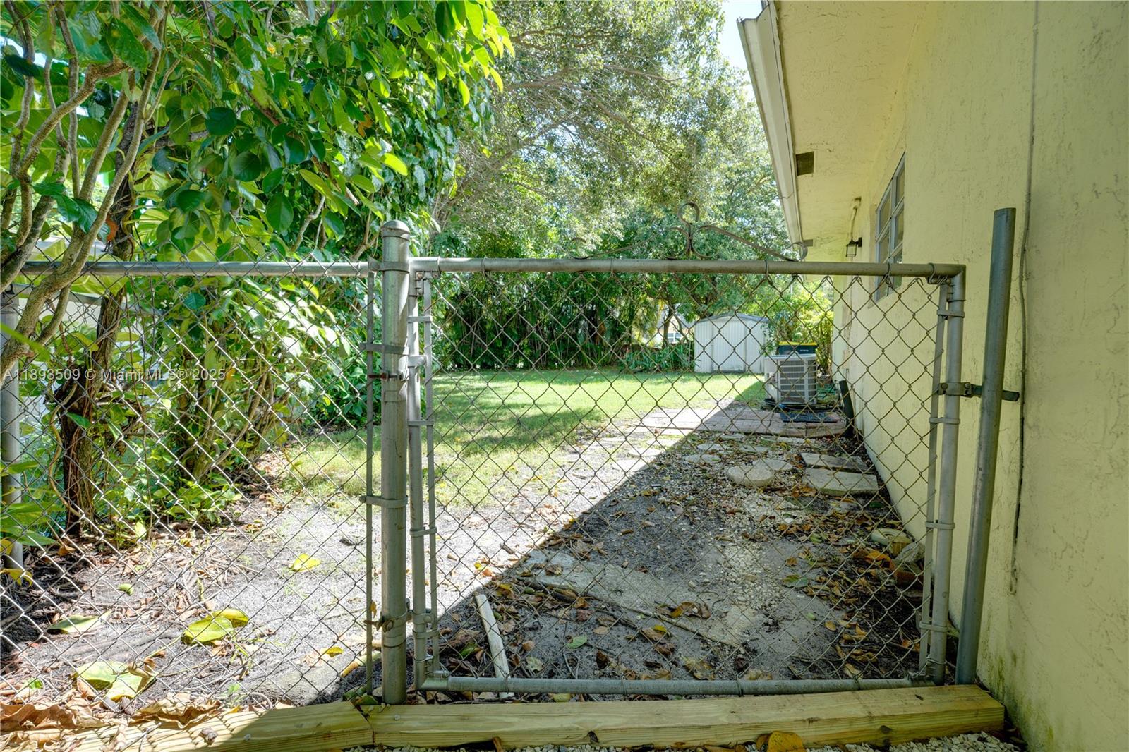 LABEAU ACRES - Residential Lease