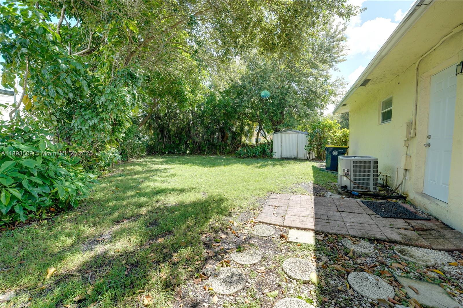 LABEAU ACRES - Residential Lease