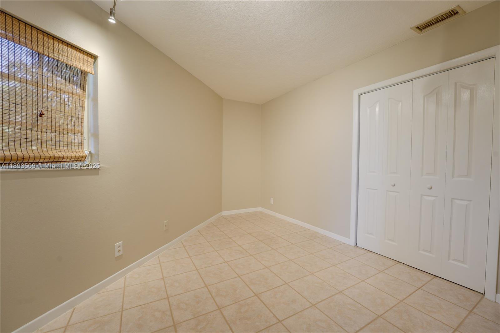 LABEAU ACRES - Residential Lease