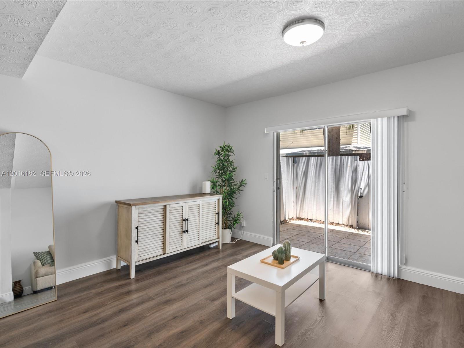 SUN HARBOUR - Residential