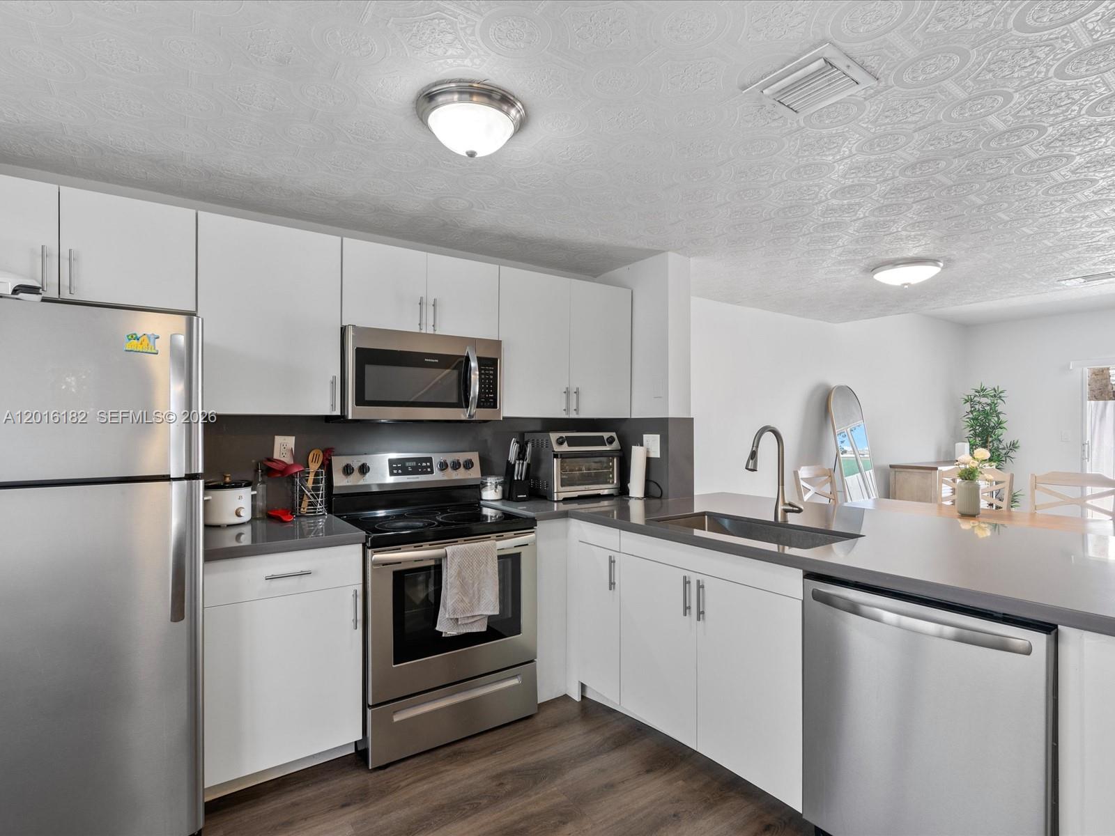 SUN HARBOUR - Residential
