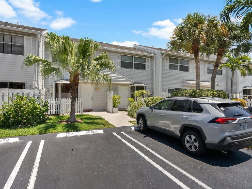 Photo of 2685 NE 15th St, Pompano Beach, FL 33062 (MLS # A12016182)