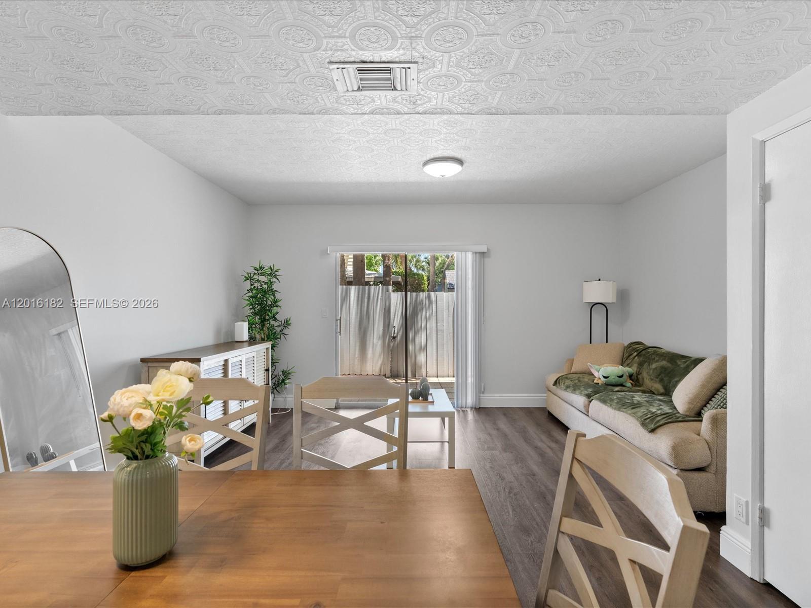 SUN HARBOUR - Residential