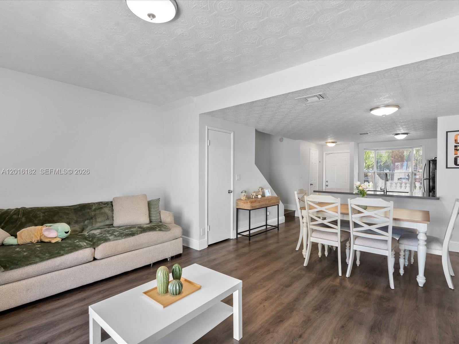 SUN HARBOUR - Residential