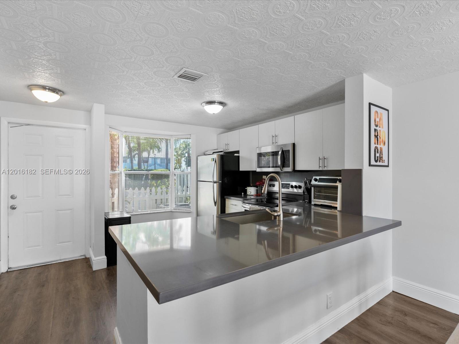 SUN HARBOUR - Residential