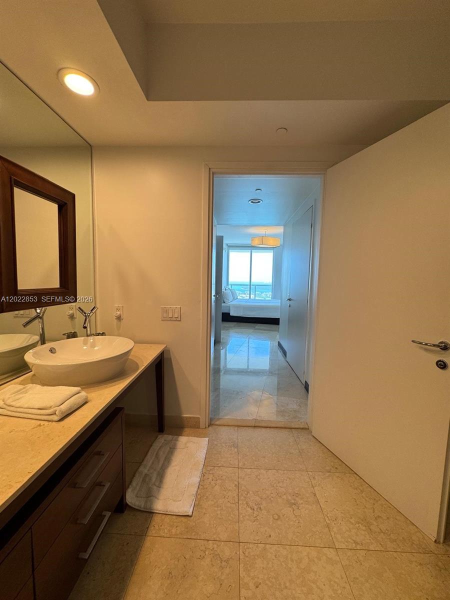 ICON CONDO - Residential