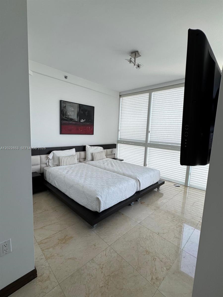 ICON CONDO - Residential