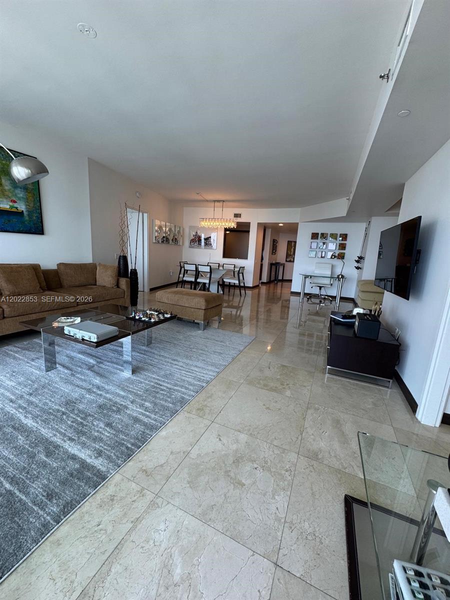 ICON CONDO - Residential