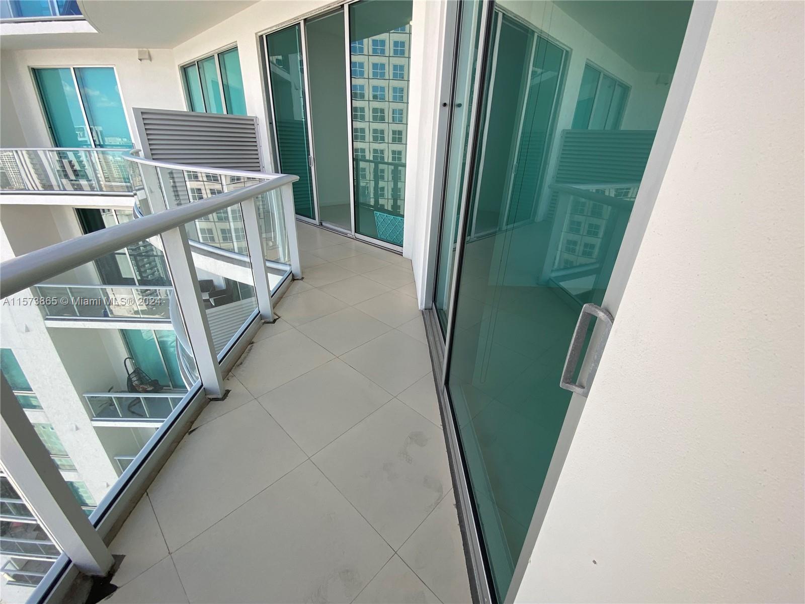 MET 1 CONDO - Residential Lease