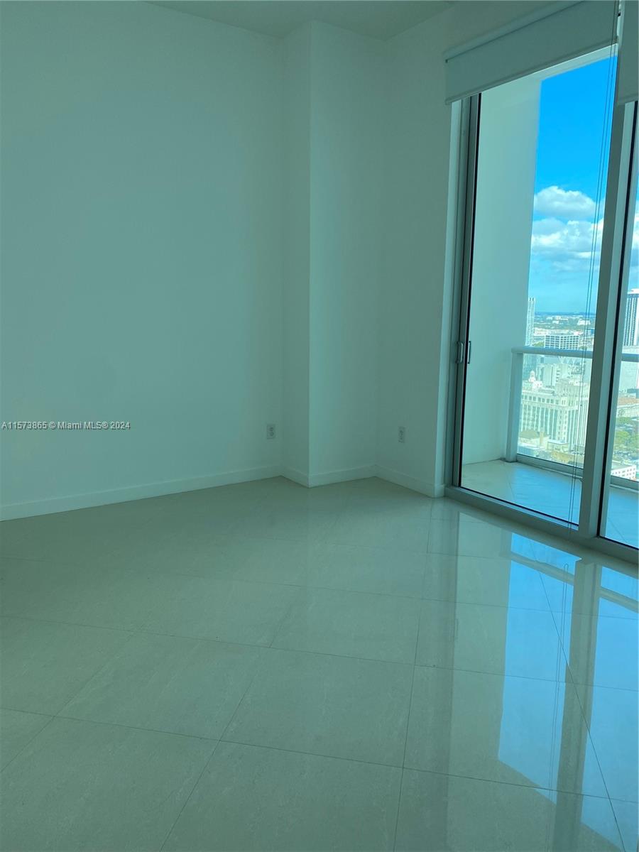 MET 1 CONDO - Residential Lease