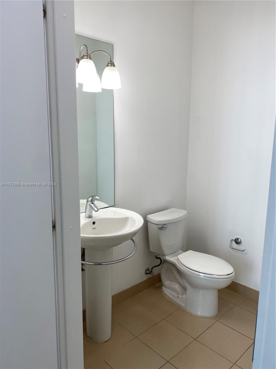 MET 1 CONDO - Residential Lease