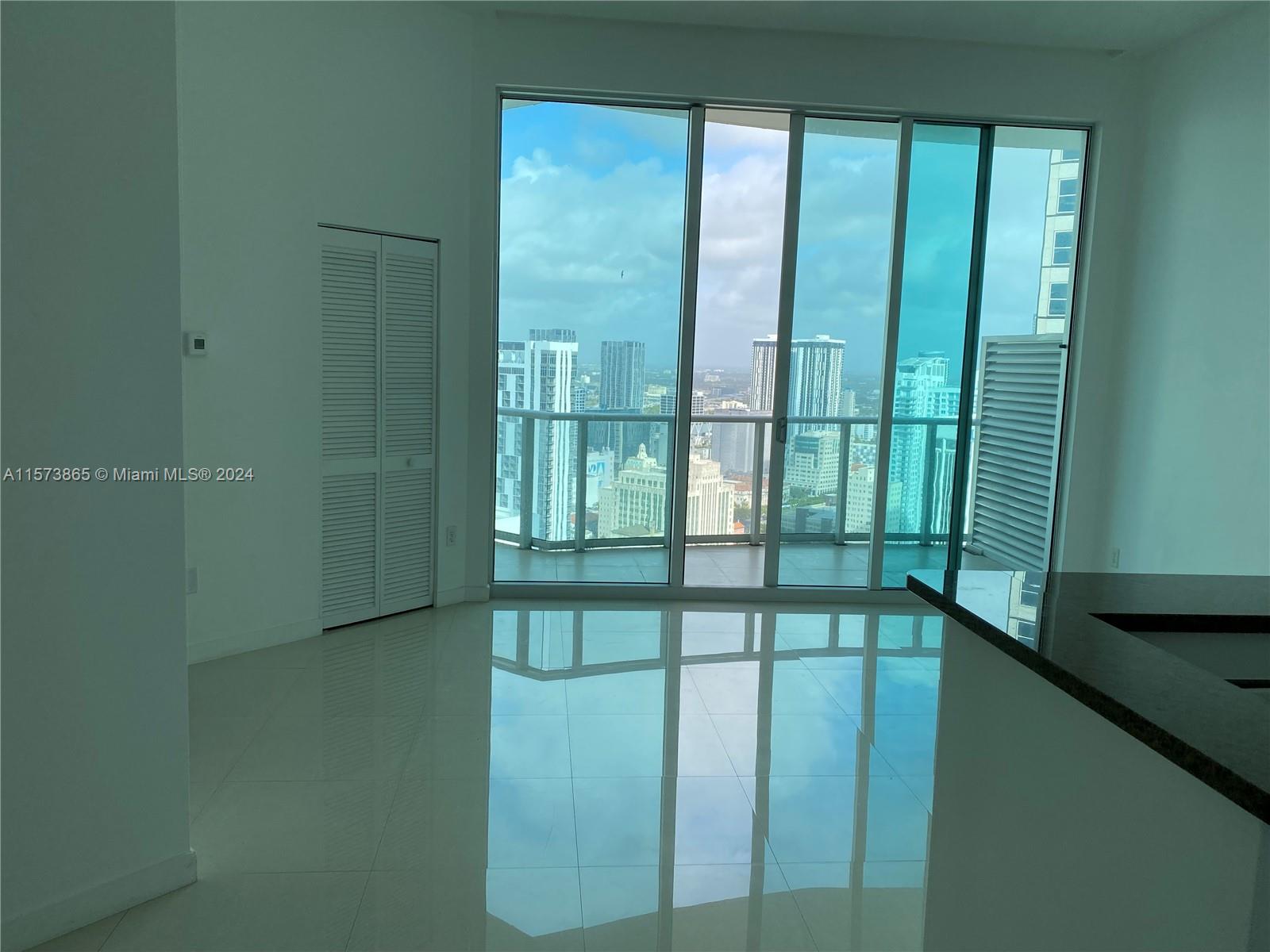 MET 1 CONDO - Residential Lease