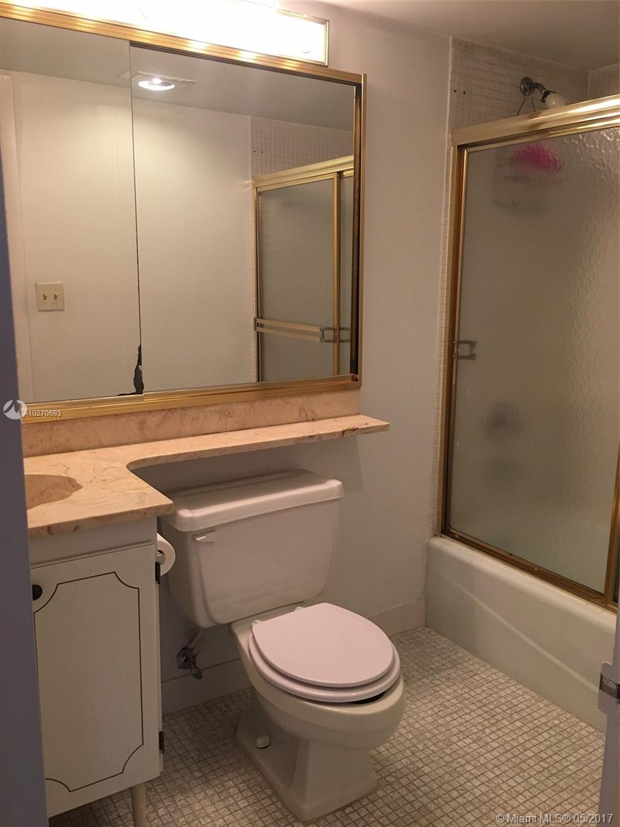 PROMENADE AT KENDALE LAKE - Residential Lease