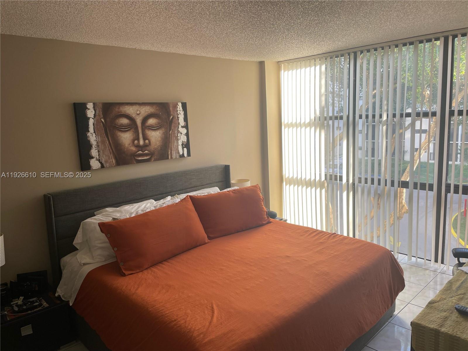 PLAZA OF AMERICAS CONDO P - Residential Lease