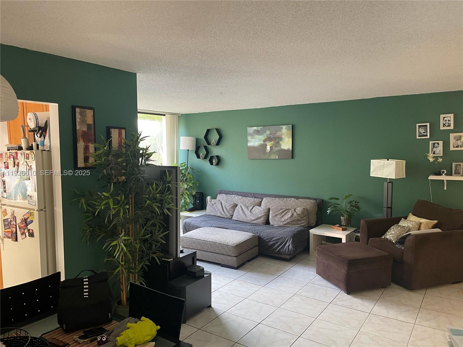 PLAZA OF AMERICAS CONDO P - Residential Lease