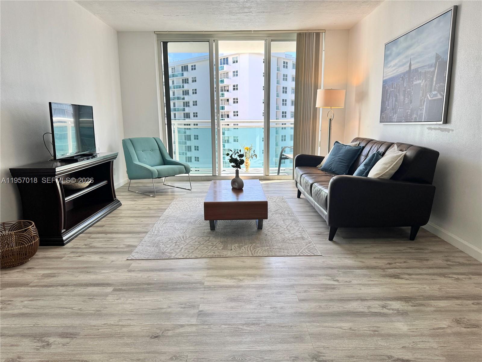 3000 S OCEAN DR 1006