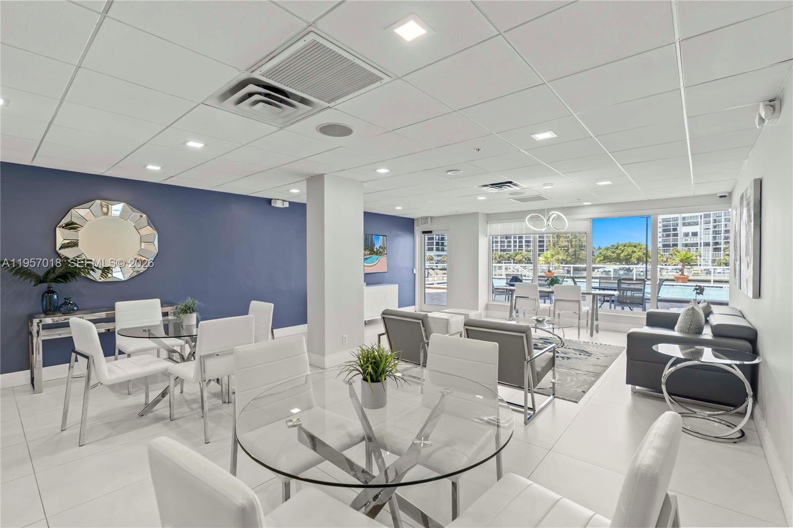 RESIDENCES ON HOLLYWOOD B - Residential